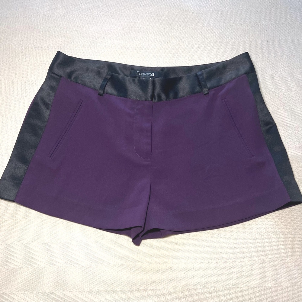 Forever 21 Women Purple Low Rise Tuxedo Shorts Satin Trim Y2K Size Medium